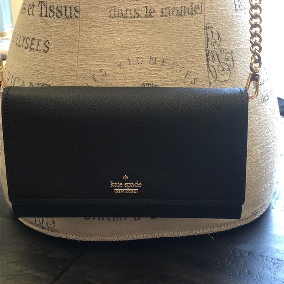 kate spade Handbags - Kate spade ♠️ Black and gold crossbody